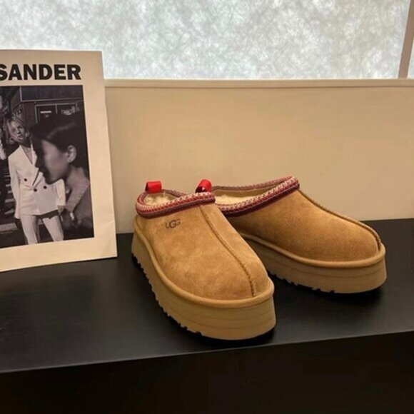 UGG Tazz Slipper in Chestnut - Picture 3 of 8